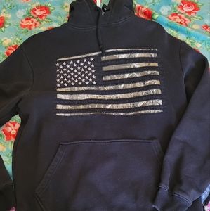 Realtree camo flag sweatshirt medium